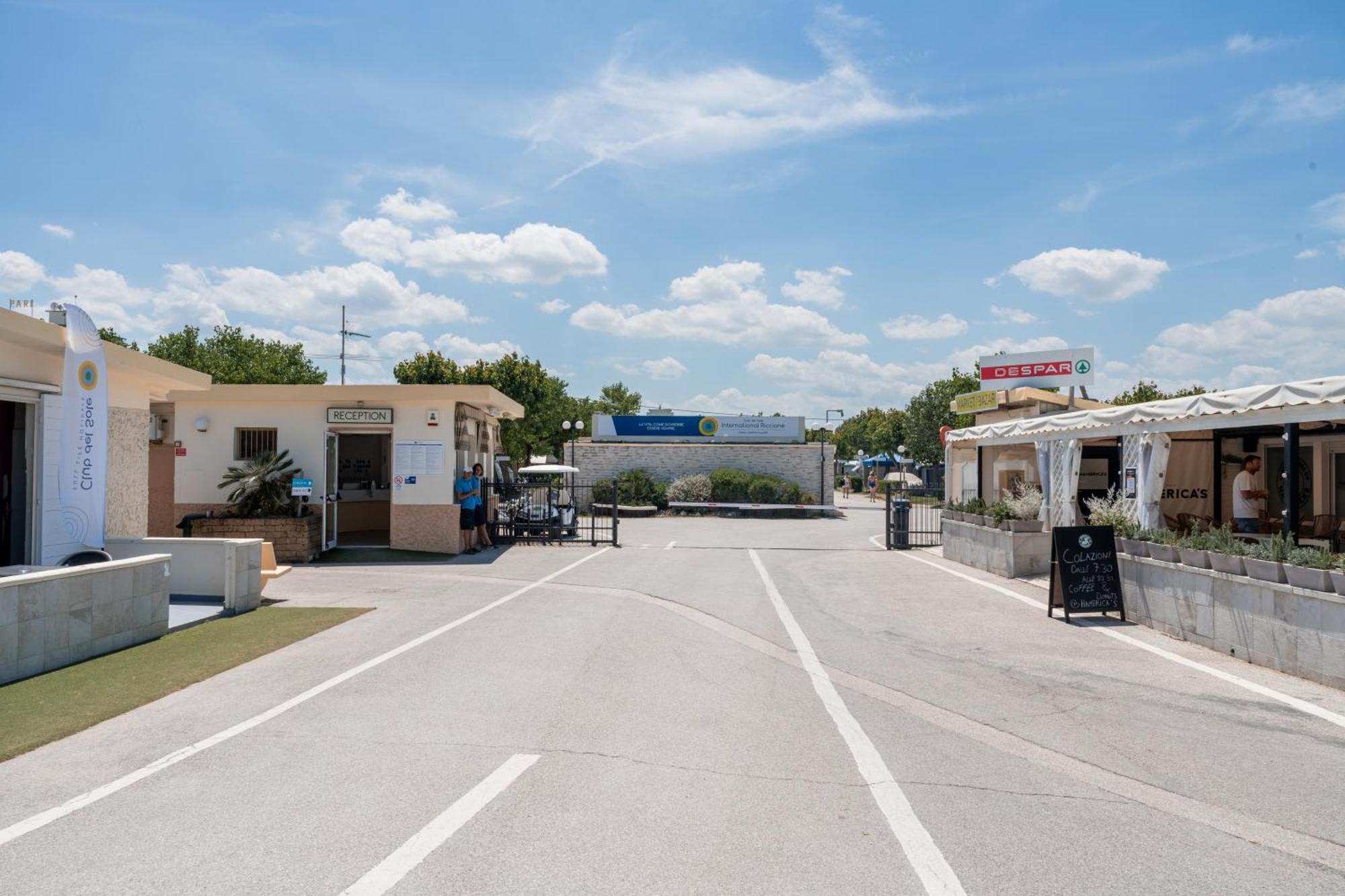 Club Del Sole Riccione Easy Camping Village Екстериор снимка